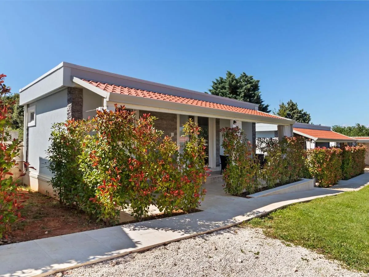 Appealing Mobile Home In Banjole With Garden Holiday home