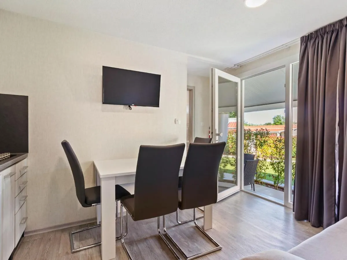 Holiday home Appealing Mobile Home In Banjole With Garden